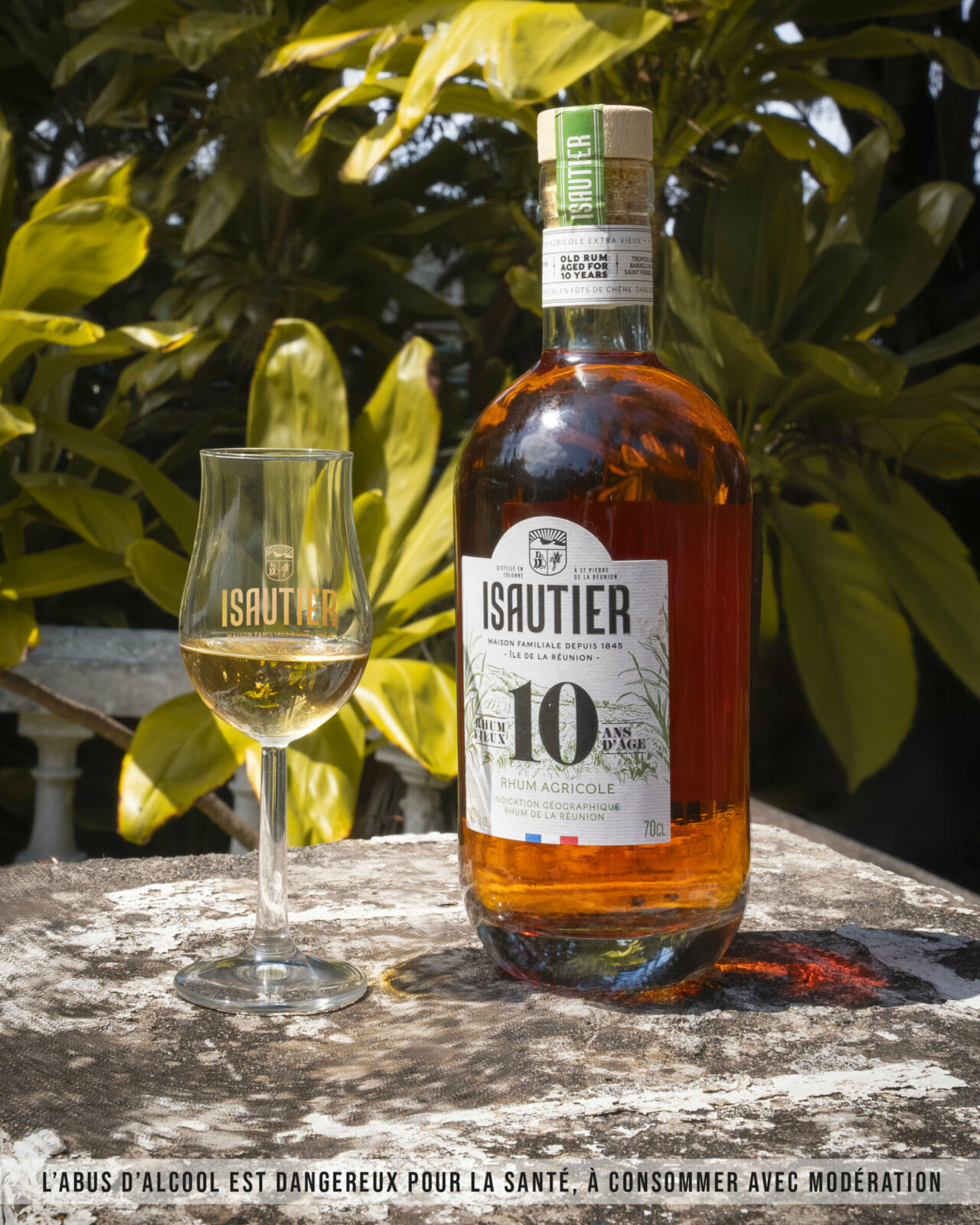 Isautier Rhum Vieux 10 ans Agricole – Rhum agricole en décor naturel