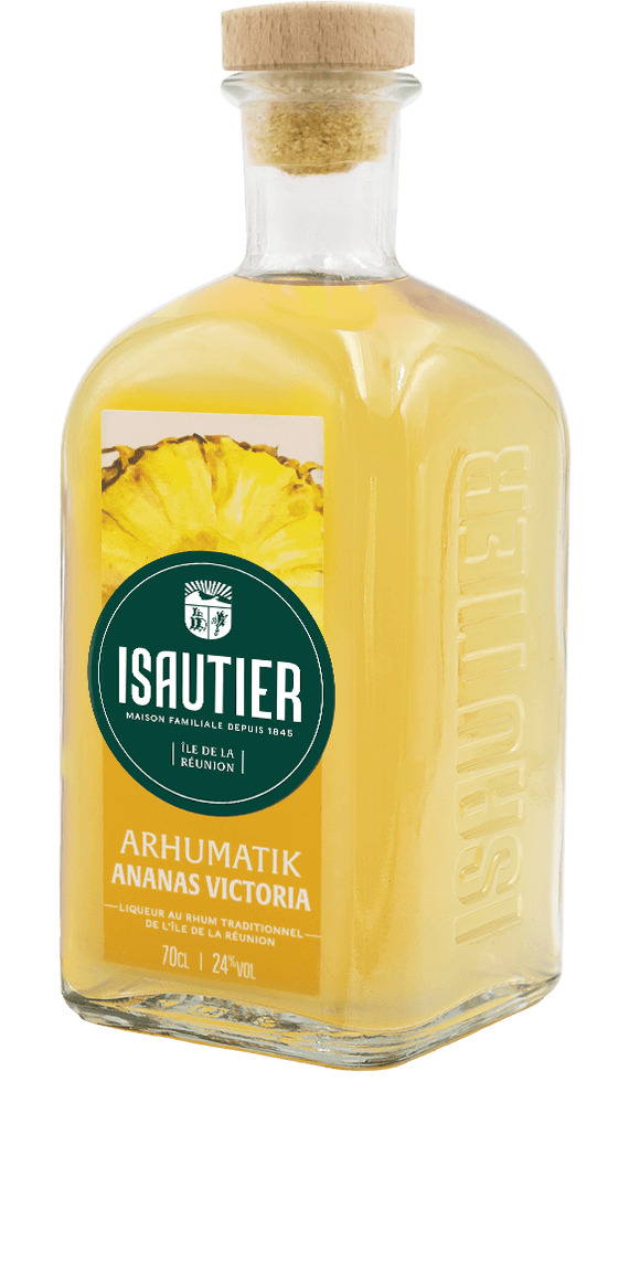 Bouteille d’Arhumatik Isautier Ananas Victoria en vue 3/4 avec étiquette illustrée d’ananas.