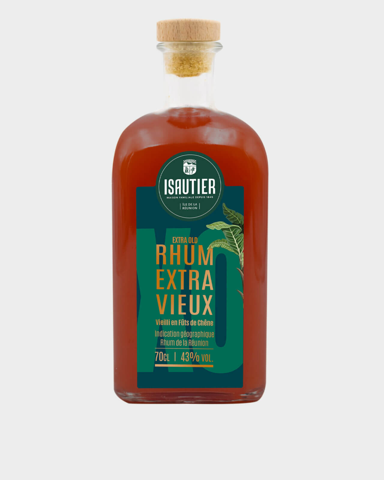 Bouteille de Rhum Extra Vieux Isautier vue de face sur fond neutre.